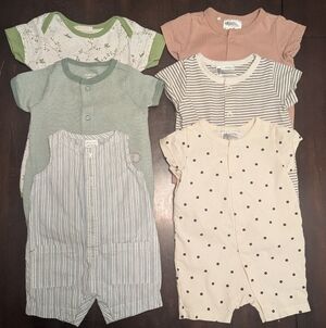 (2 For $10) 6 Newborn Baby Rompers in Various Patterns